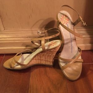 Bandolino BDSameena Sandals